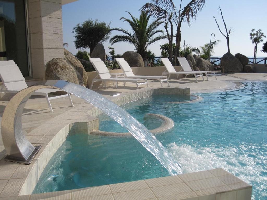 Hotel Villaggio Cala Di Volpe Capo Vaticano Εξωτερικό φωτογραφία