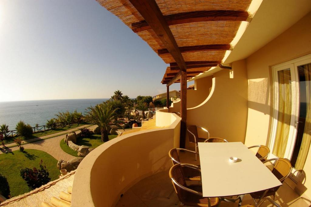 Hotel Villaggio Cala Di Volpe Capo Vaticano Εξωτερικό φωτογραφία