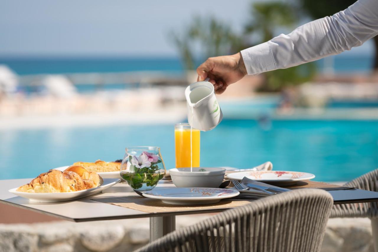 Hotel Villaggio Cala Di Volpe Capo Vaticano Εξωτερικό φωτογραφία