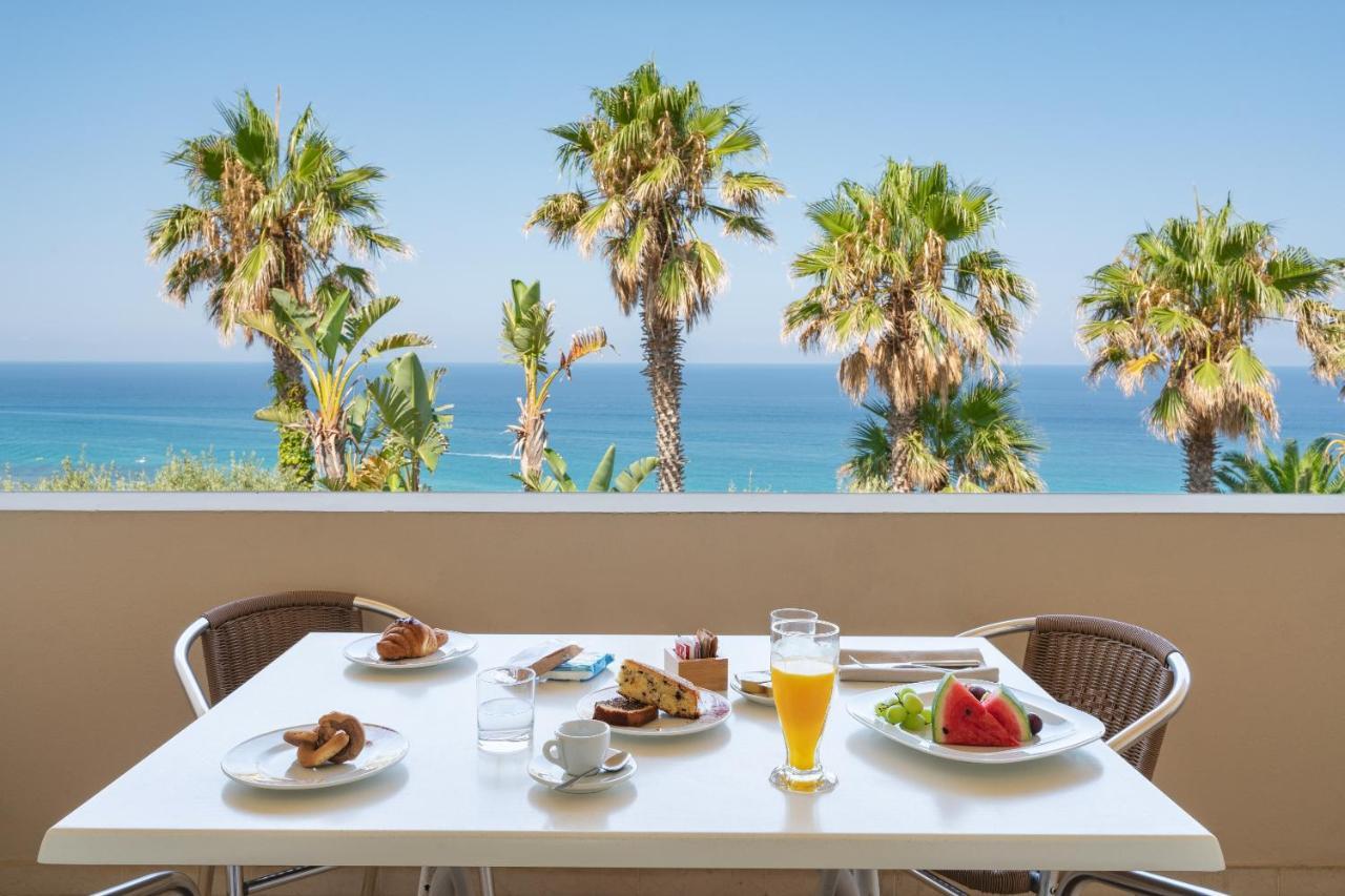 Hotel Villaggio Cala Di Volpe Capo Vaticano Εξωτερικό φωτογραφία
