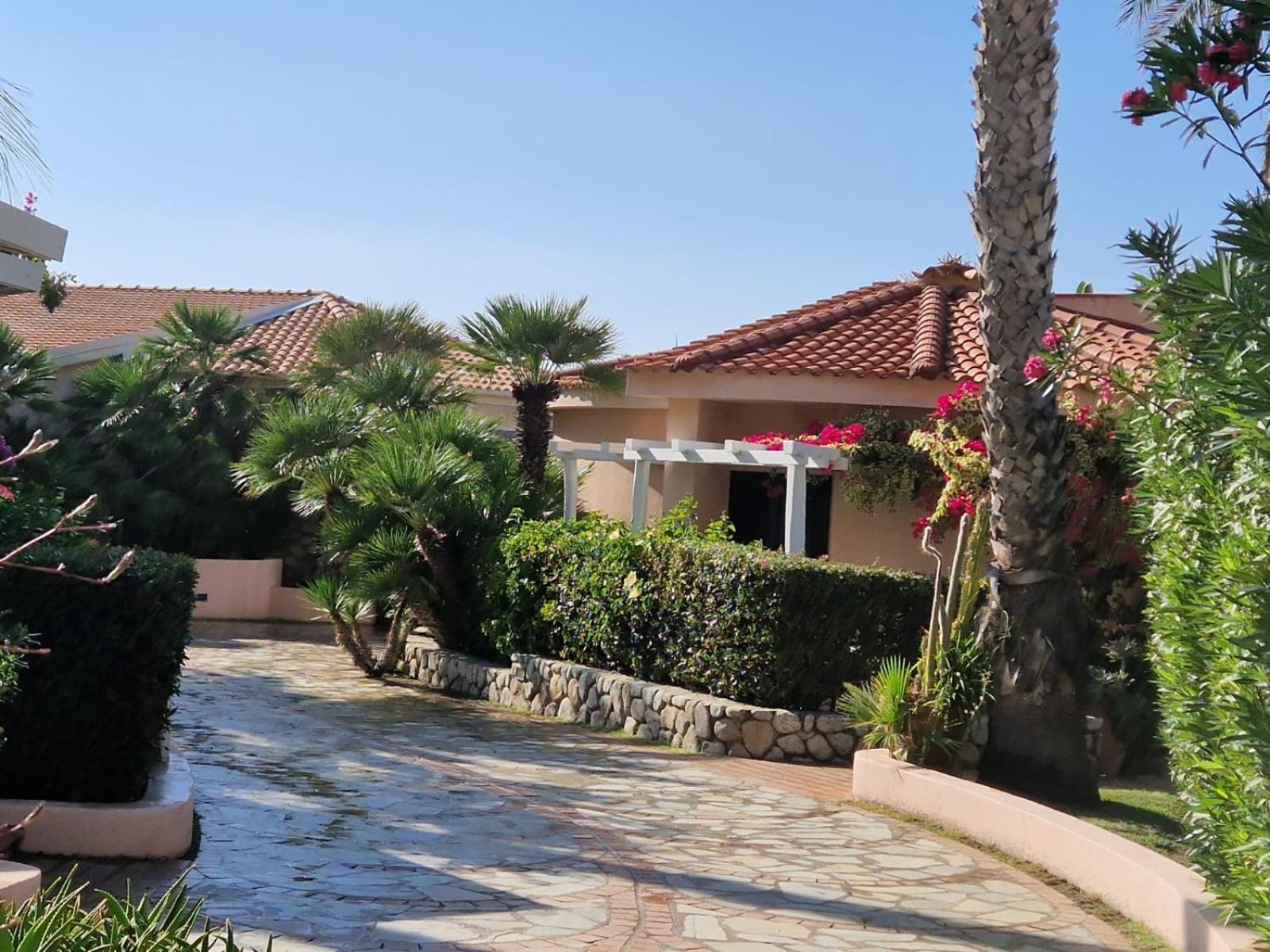 Hotel Villaggio Cala Di Volpe Capo Vaticano Εξωτερικό φωτογραφία