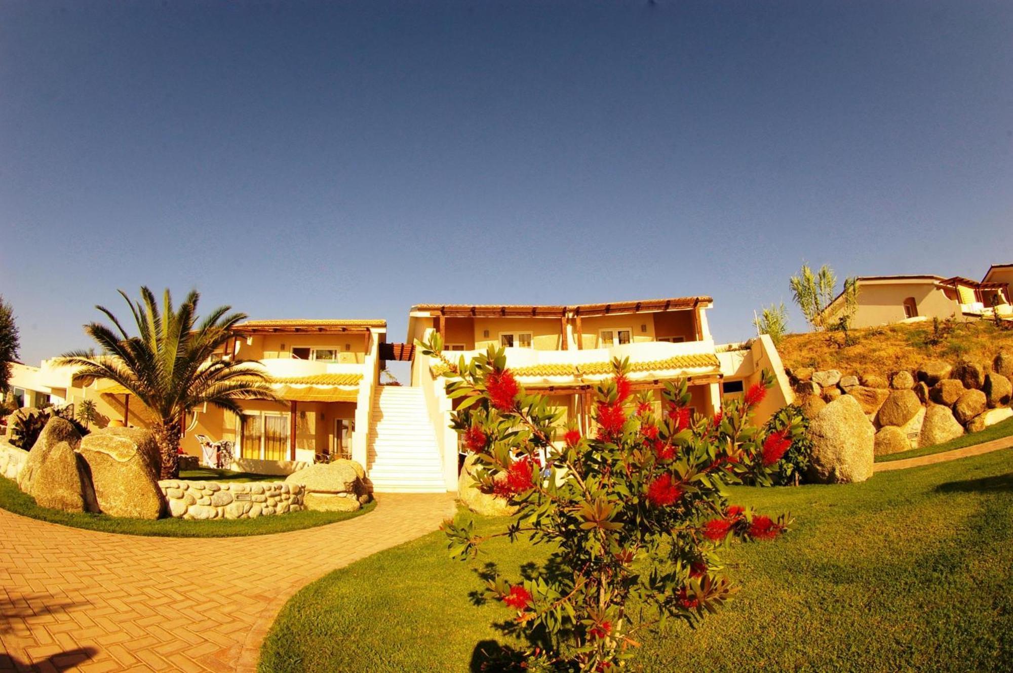 Hotel Villaggio Cala Di Volpe Capo Vaticano Εξωτερικό φωτογραφία