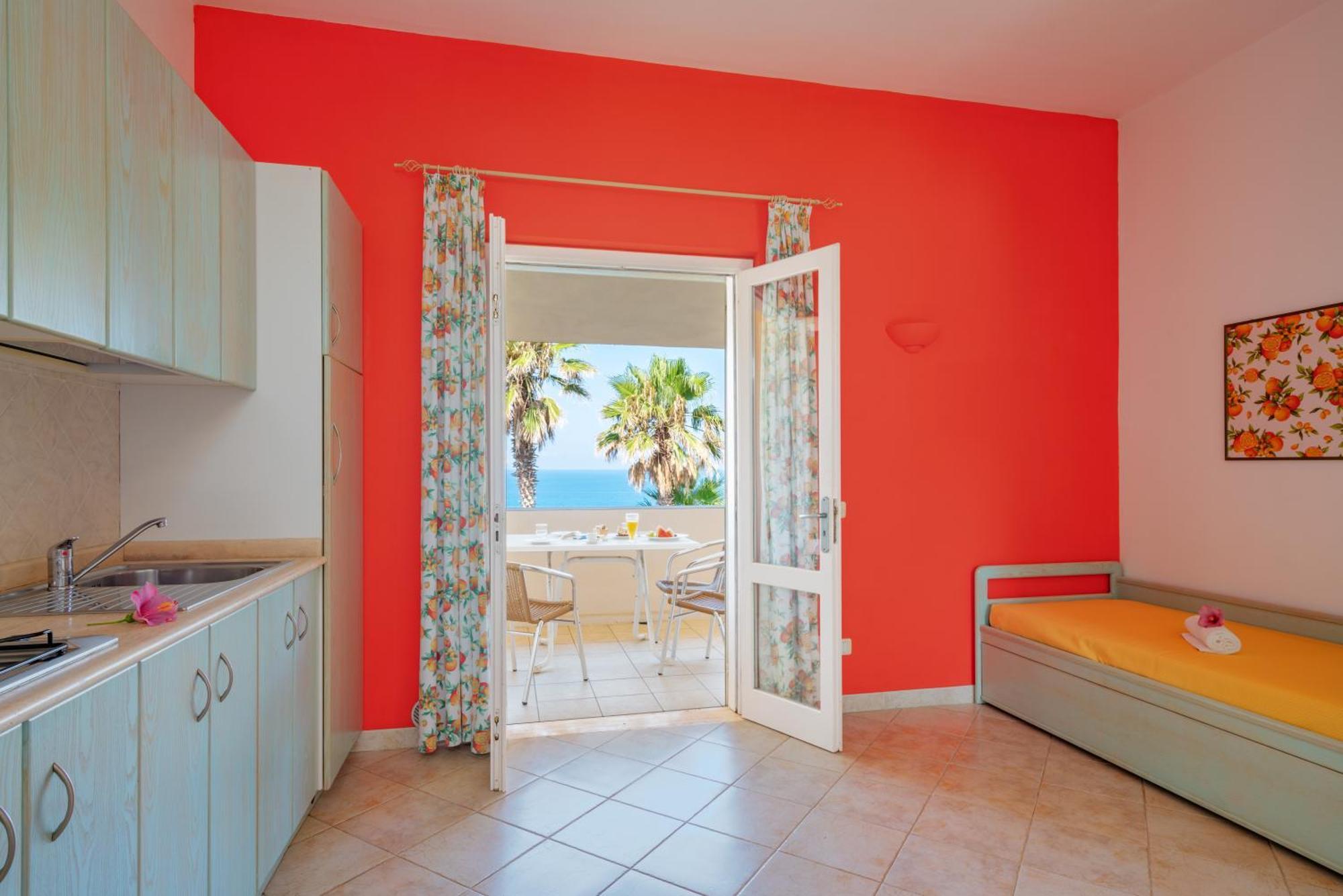 Hotel Villaggio Cala Di Volpe Capo Vaticano Εξωτερικό φωτογραφία